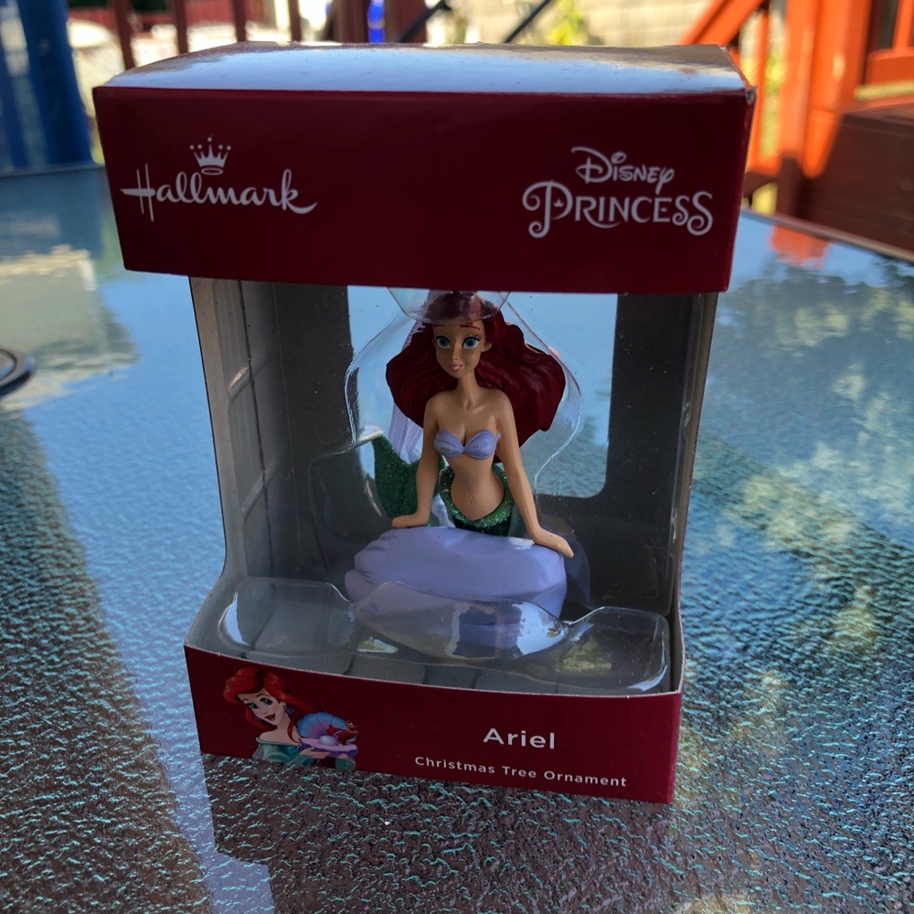 Hallmark Ornament 2018 Disney Princess Ariel - Picture 5 of 7